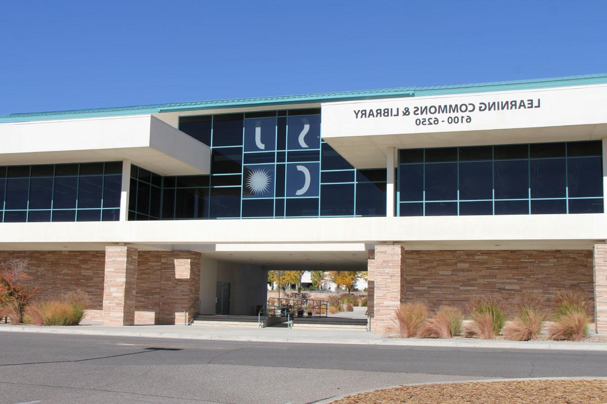 Farmington Main Campus. Learning Commons and Library exterior of building.